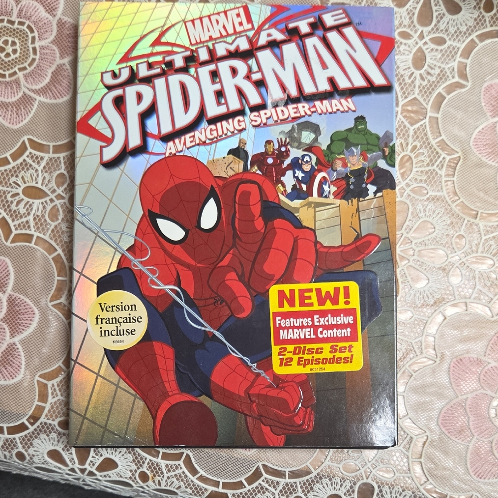 4 For $25 Marvel Ultimate Spider-Man Avenging Set - Red and Blue
